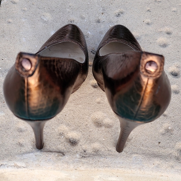 Michael Kors shoes pumps copper colored size 6 elevated  heels 👠 pumps - Picture 6 of 14